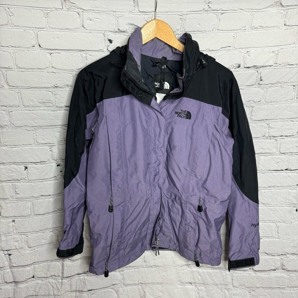The North Face Hyvent Women’s Purple/Black Jacket Coat size Medium